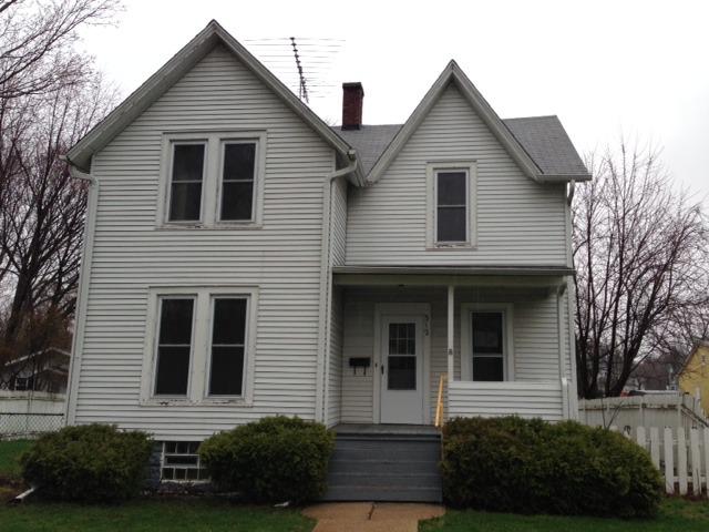 312 S 6th St., Dekalb, IL 60115