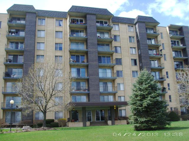 5400 Walnut Ave. #111, Downers Grove, IL 60515