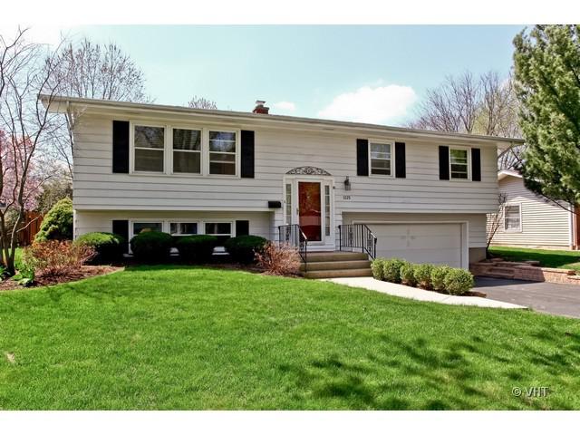 1225 Cardinal Ln., Naperville, IL 60540