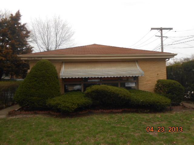 9215 N Latrobe Ave., Skokie, IL 60077