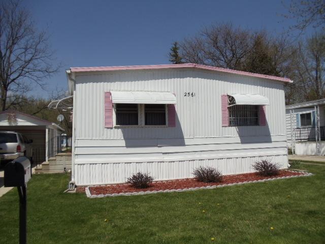 2561 Laurel Ln., Sycamore, IL 60178