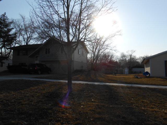 434 S Braintree Dr., Schaumburg, IL 60193