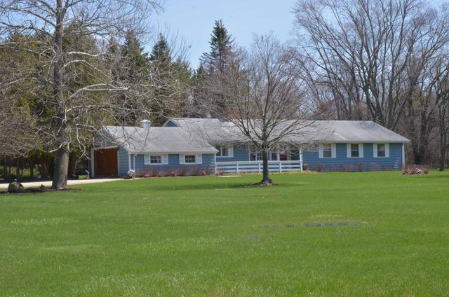 8 Woodcreek Rd., Barrington, IL 60010
