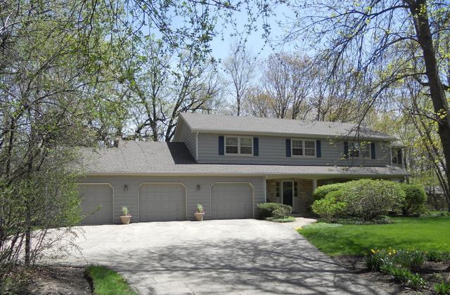 125 Whispering Oaks Ln., Barrington, IL 60010
