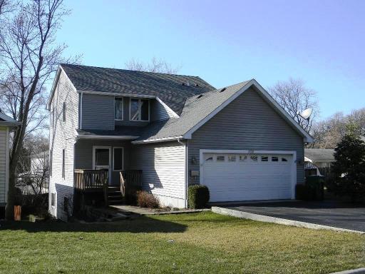 528 Beechwood Dr., Round Lake, IL 60073