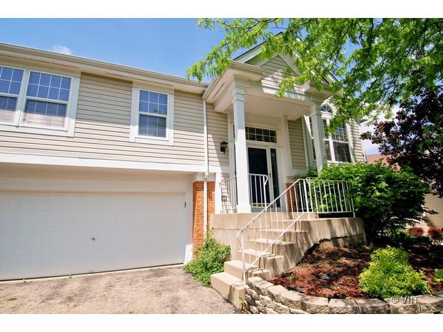 1570 Portsmouth Ct., Grayslake, IL 60030