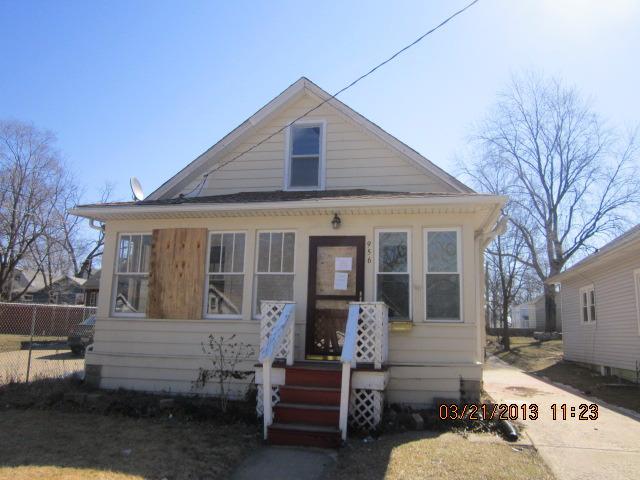 956 Sard Ave., Aurora, IL 60506