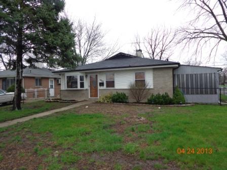 1295 Mackinaw Ave., Calumet City, IL 60409