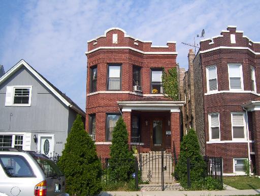 2932 N Washtenaw Ave., Chicago, IL 60618