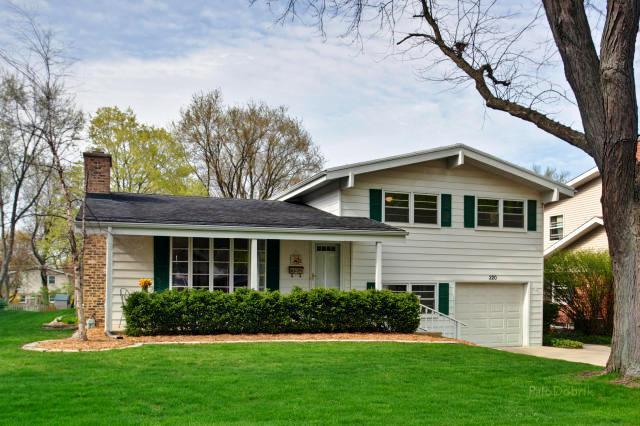 220 Sturtz St., Barrington, IL 60010