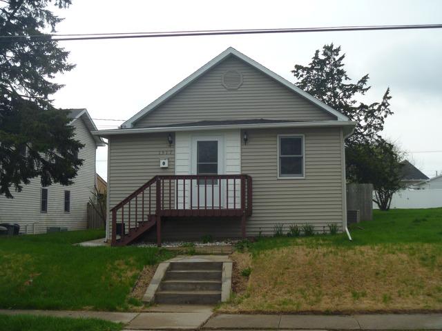 1517 Walnut St., Peru, IL 61354