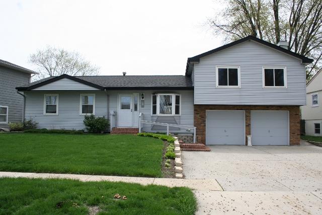 676 Marine Dr., Wauconda, IL 60084