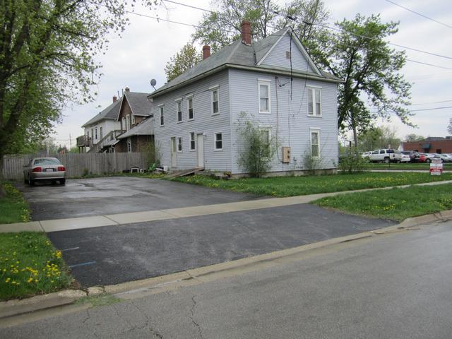 126 N 10th St., Dekalb, IL 60115