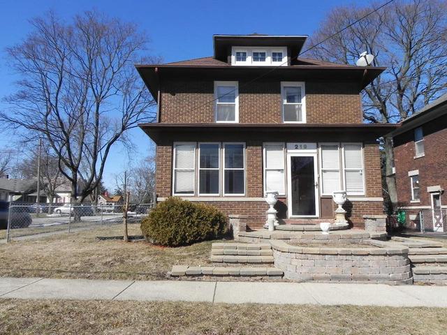 219 Plum St., Aurora, IL 60506