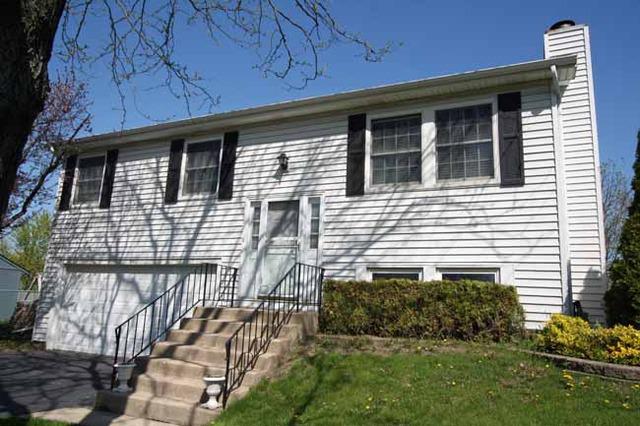 834 Bay Ct., Bartlett, IL 60103