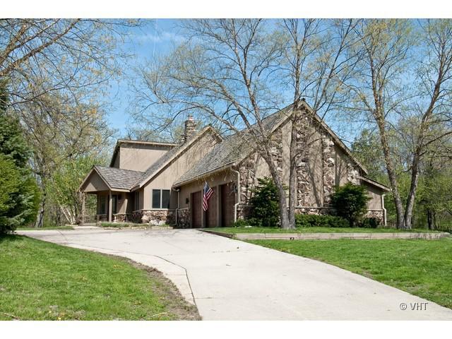 12 Seneca Ave., Hawthorn Woods, IL 60047