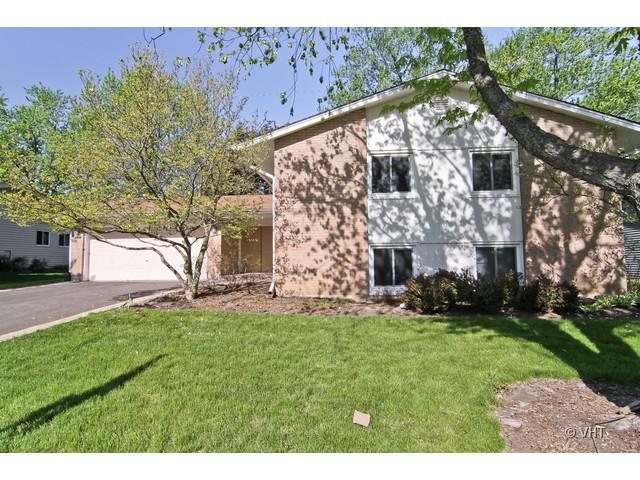 6514 Macarthur Dr., Woodridge, IL 60517