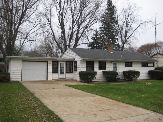 306 W Roosevelt St., Harvard, IL 60033