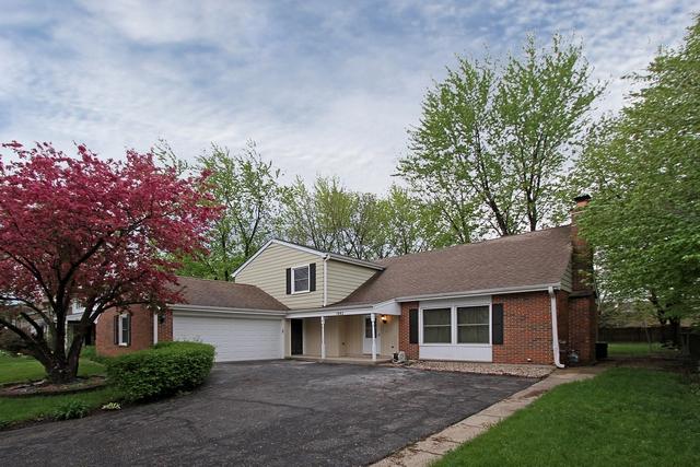 1982 S Goebbert Rd., Arlington Heights, IL 60005