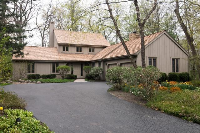 145 Brierfield Ct., Lake Bluff, IL 60044