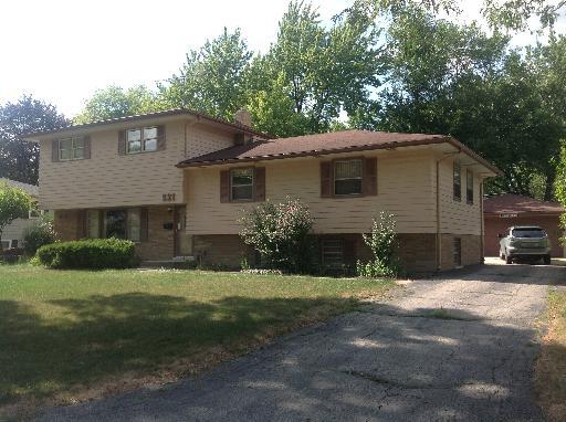 521 Cypress Dr., Naperville, IL 60540