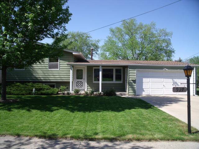 917 Colby Ct., Dekalb, IL 60115