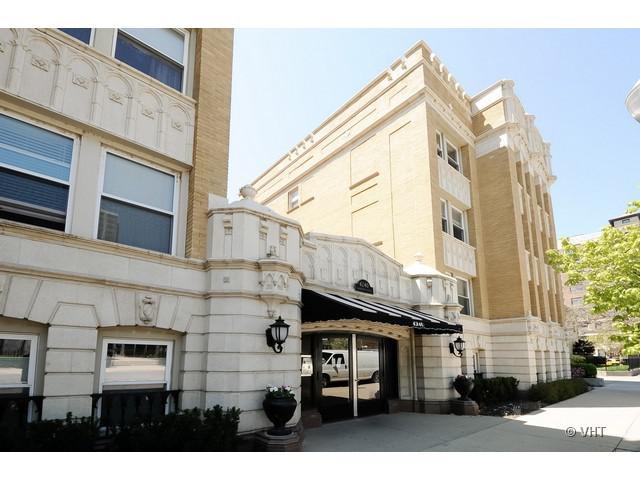 4240 N Clarendon Ave. #410N, Chicago, IL 60613