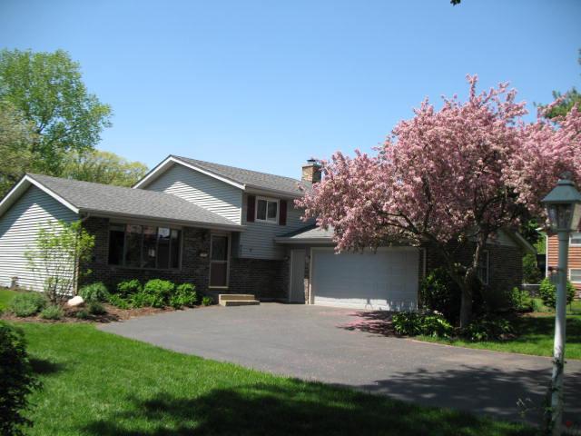 902 Scott St., Algonquin, IL 60102