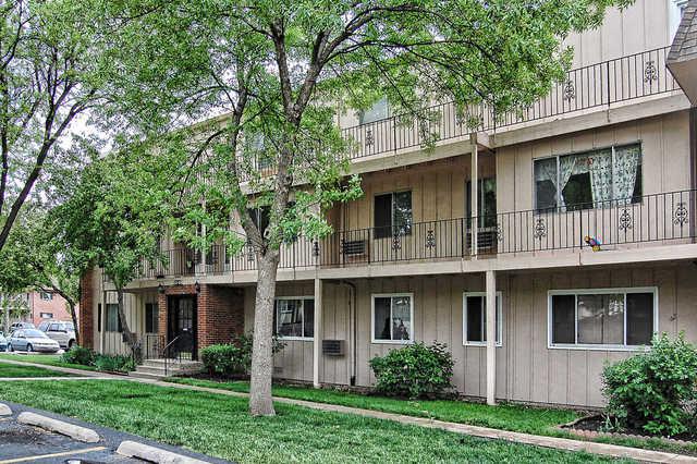 2504 Algonquin Rd. #15, Rolling Meadows, IL 60008