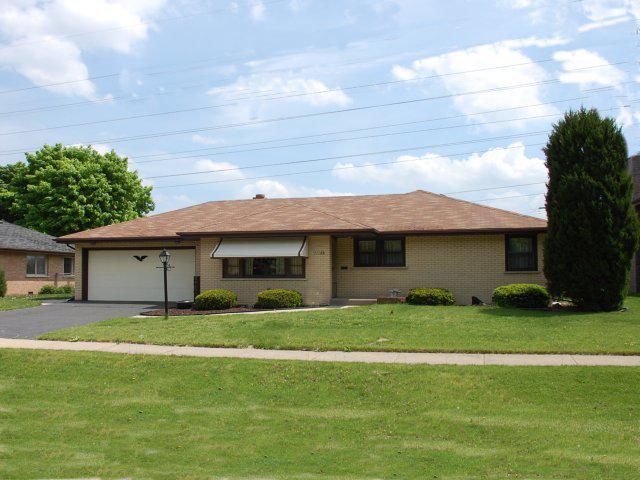 11149 S Westwood Dr., Palos Hills, IL 60465