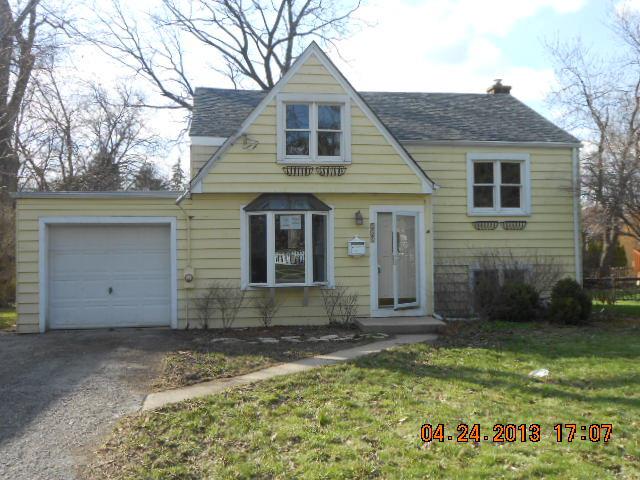 384 Lorraine Rd., Glen Ellyn, IL 60137