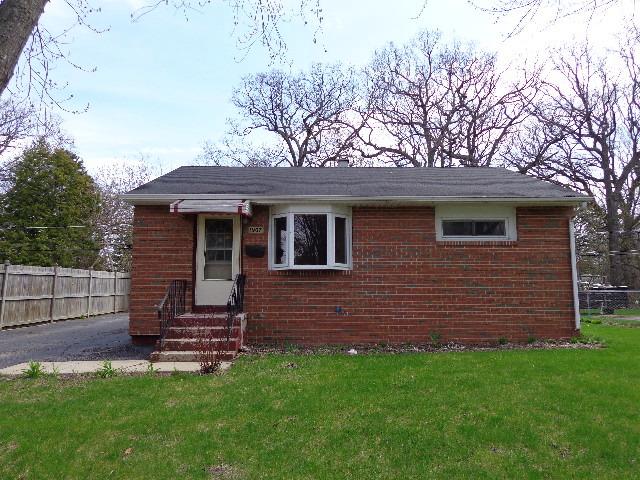 1907 Delaware Rd., Waukegan, IL 60087