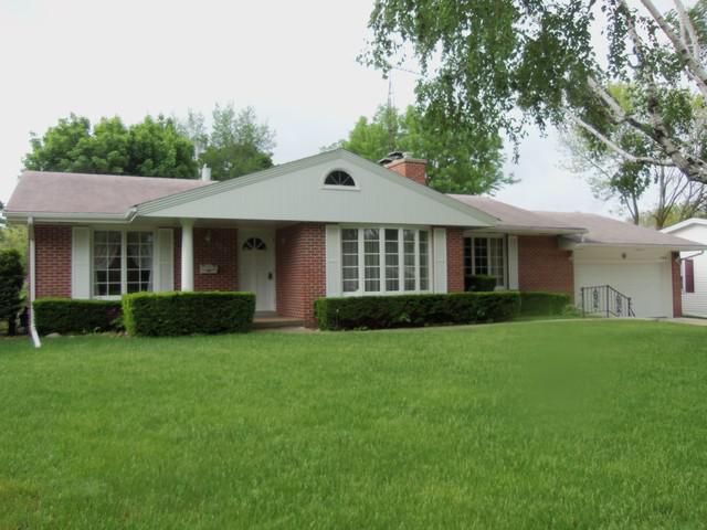 322 Fairmont Dr., Dekalb, IL 60115