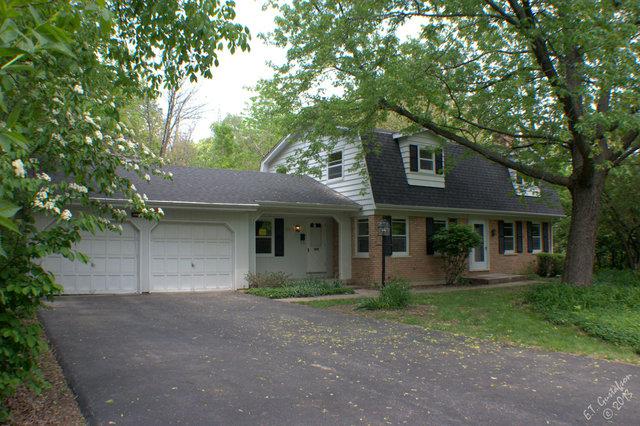 36W718 Oak Ridge Ln., St. Charles, IL 60174