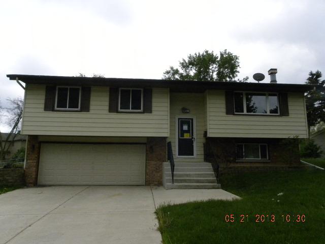 1437 Chatham Ln., Schaumburg, IL 60193