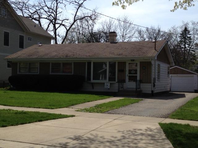 452 Lowell Ave., Glen Ellyn, IL 60137