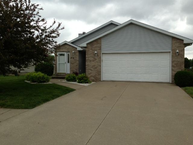 718 Cherokee Dr., Bourbonnais, IL 60914