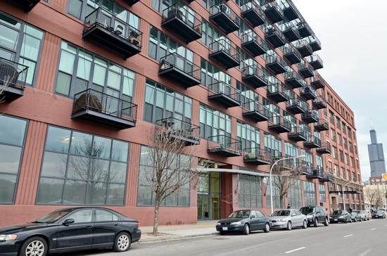 1224 W Van Buren St. #208, Chicago, IL 60607