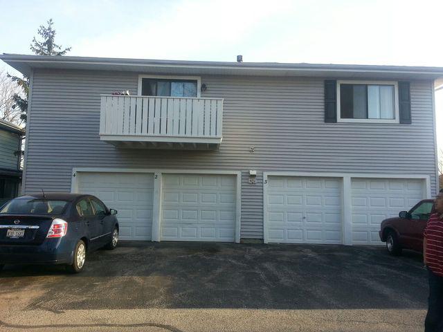 2s701 S Winchester Cir. #4, Warrenville, IL 60555