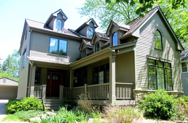 137 North Ave., Barrington, IL 60010