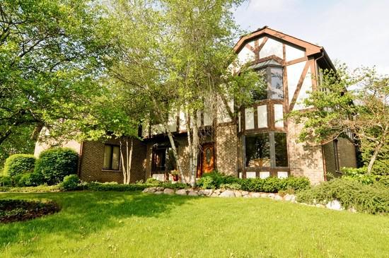 25 Seneca West Dr., Hawthorn Woods, IL 60047