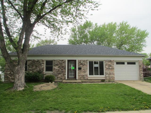 706 Larsen Ave., Streamwood, IL 60107