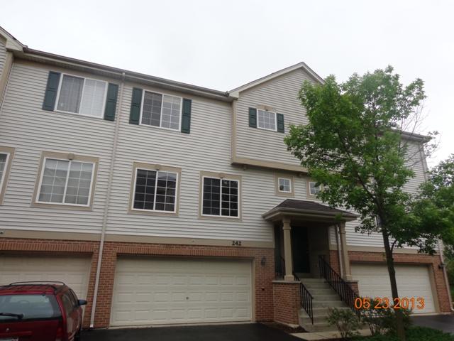 242 Monarch Dr., Streamwood, IL 60107