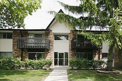 14A Kingery Quarter Ct. #102, Willowbrook, IL 60527