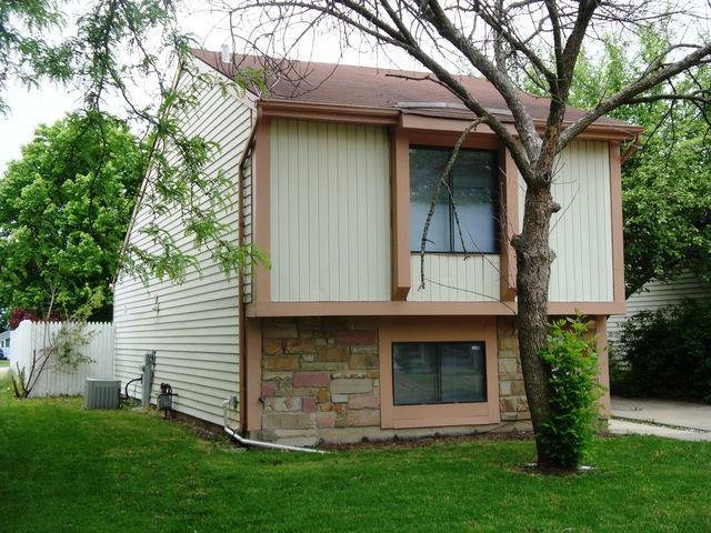 29W718 Stevens Ct., Warrenville, IL 60555