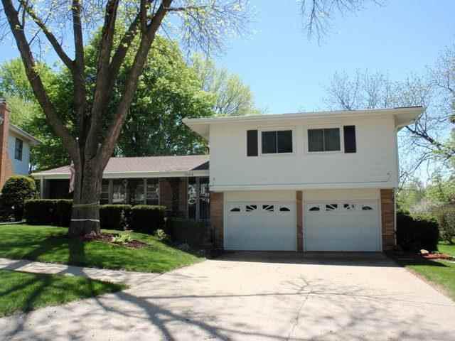 1004 S Hill Dr., Dixon, IL 61021