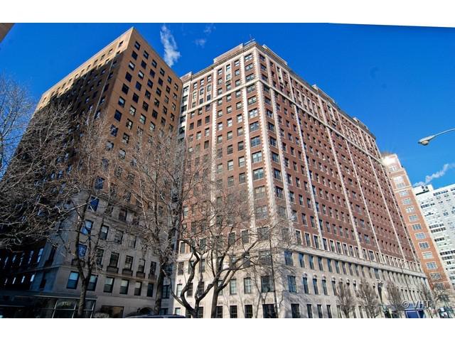 3750 N Lake Shore Dr. #3E, Chicago, IL 60613