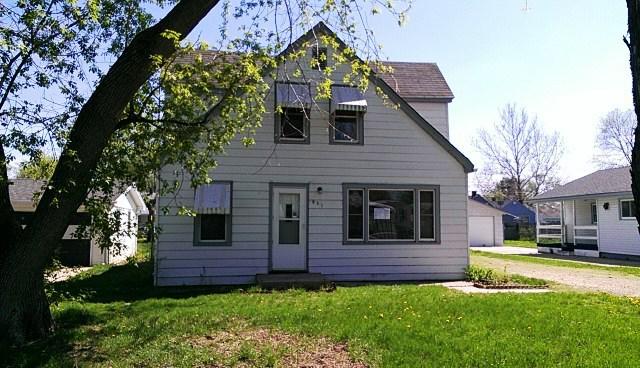 831 Wood Ave., Machesney Park, IL 61115