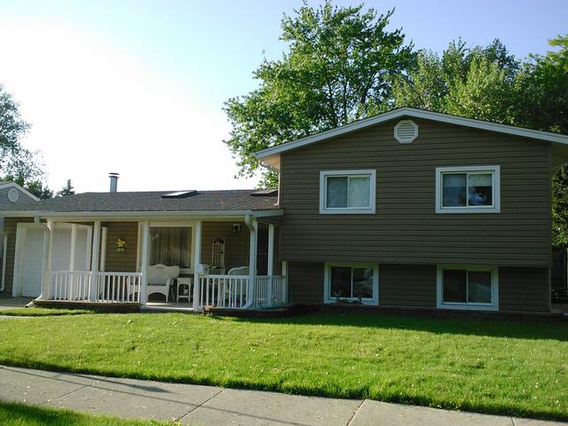 5184 Elmwood Rd., Oak Forest, IL 60452
