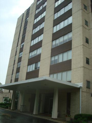 141 N La Grange Rd. #606, La Grange, IL 60525